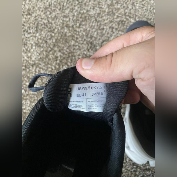 On Cloud Helion Cloudtec Cloudflyer 4 Running Sneakers Women 9.5 or Men 8 - Picture 9 of 10